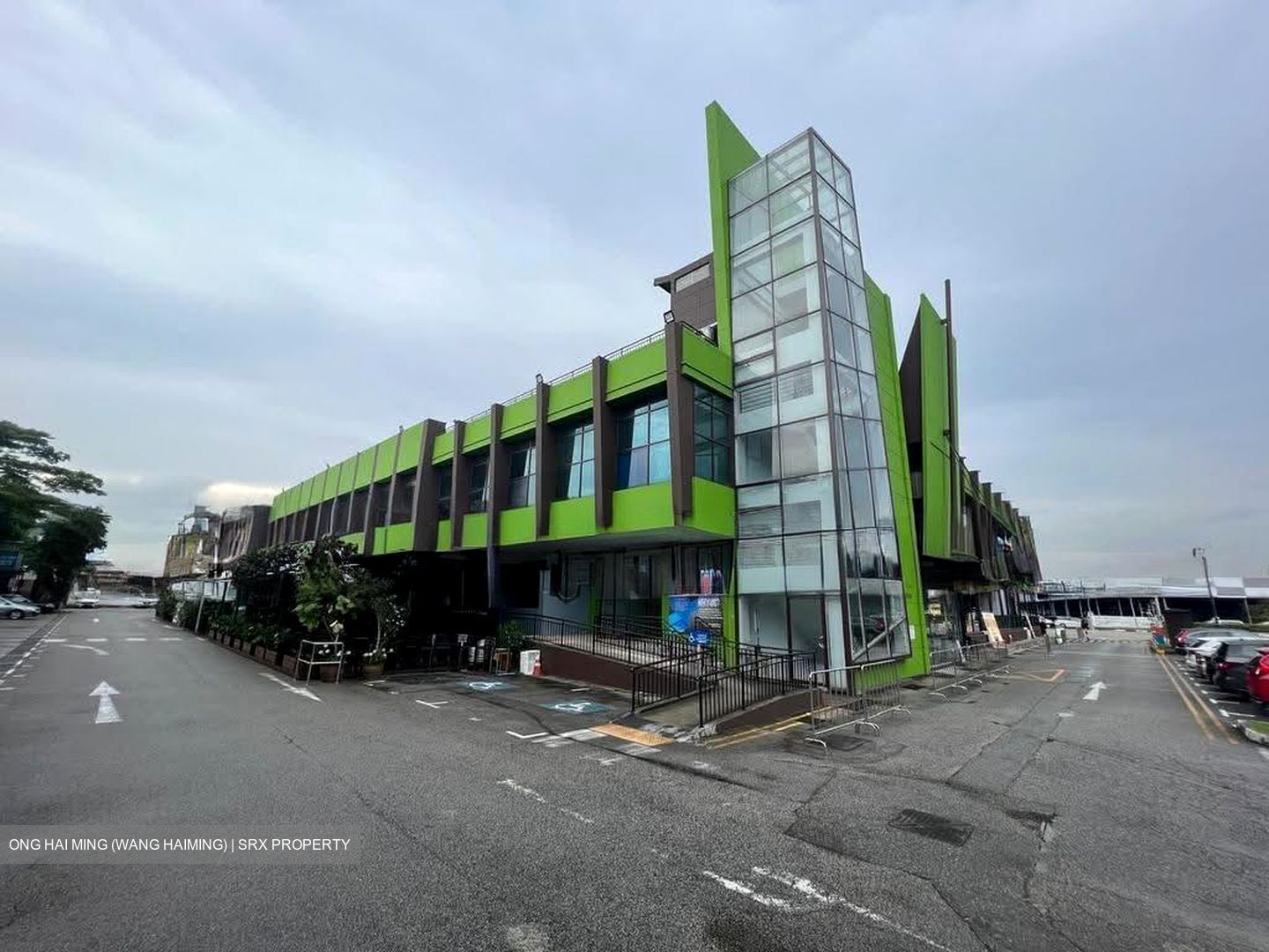 Westway (D5), Retail #611017501